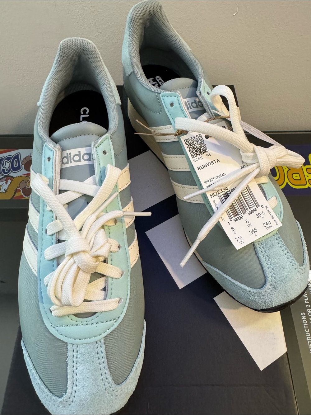 Adidas Runvista Sneakers Soft Green/Blue White Size 7.5 NIB